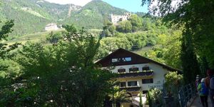 Wanderung Algunder Waalweg zum Schloß Tirol am 17.5.2026